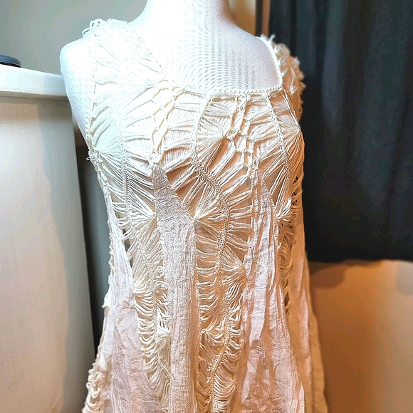 EUC| WHITE CREAM MACRAME BOHO FESTIVAL TOP - Picture 6 of 6
